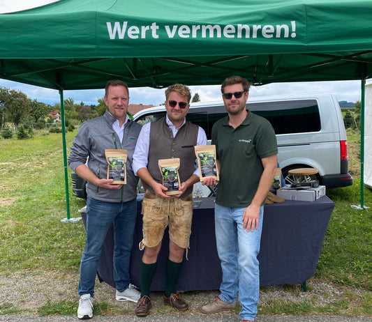 Witasek präsentiert GroWit® Hydrogranulat am Christbaumtag 2025 – Zusammenarbeit für nachhaltige Waldkulturen
